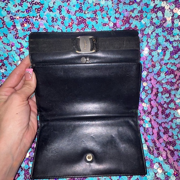 Vintage Kiss lock Black Ferragamo Wallet - Picture 7 of 14
